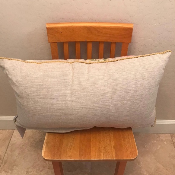 Easter Decorative Pillow Bunnies and Flower Embroidery - Picture 6 of 6